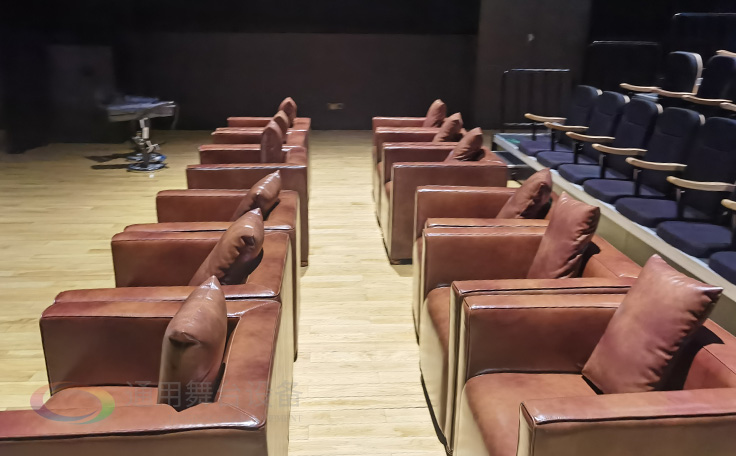 夯實(shí)城市文化產(chǎn)業(yè)基礎(chǔ)，提升城市文化內(nèi)涵！泰州通用舞臺(tái)阻燃幕布承接羊城南湖劇院項(xiàng)目順利完工！